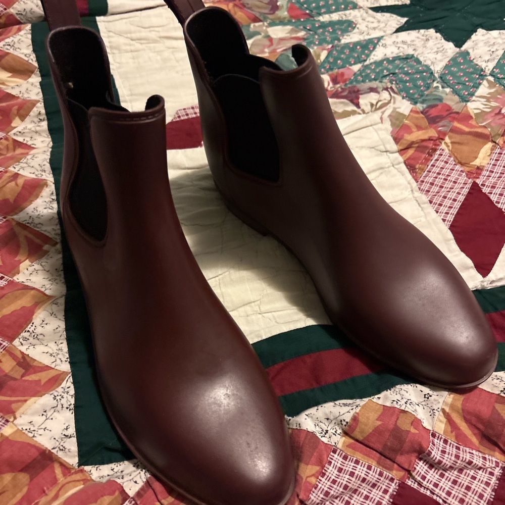 Target Women’s Burgundy Chelsea Rain Boots Size 10
